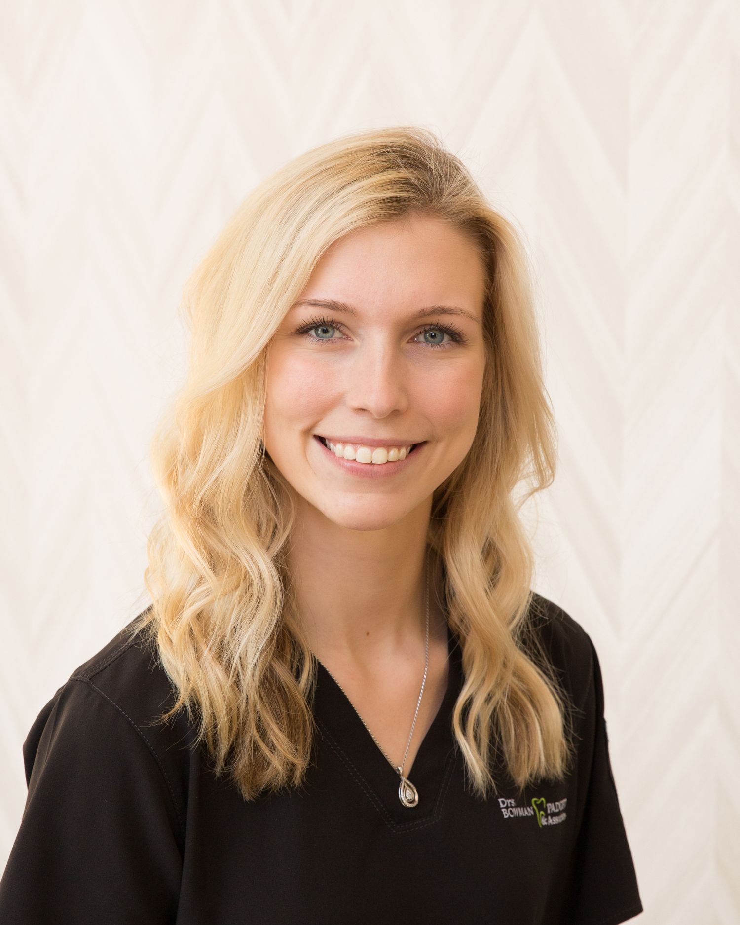 Kristen, Dental Assistant 